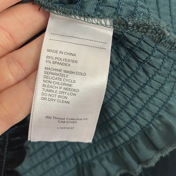 Laundry Shelli Segal Crushed Velvet Sz M Green Cropped Long Sleeve Top Peasant - Picture 6 of 7